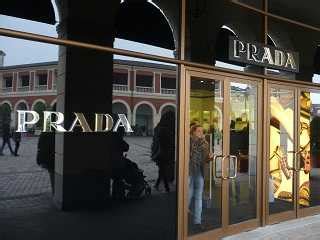 outlet la reggia prada prezzi|la reggia outlet.